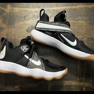Nike Women’s React Hyperset Volleyball shoes size 8.5